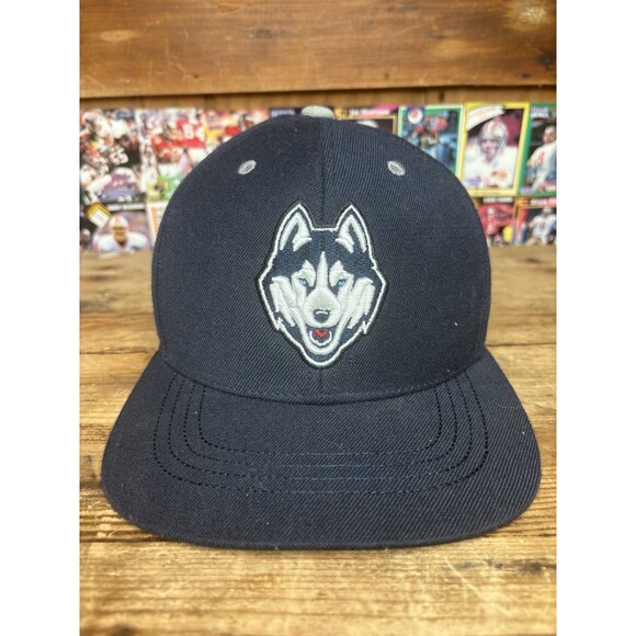 Top Of The World University Of Connecticut SnapBack Hat Cap UConn Basketball - Picture 1 of 6